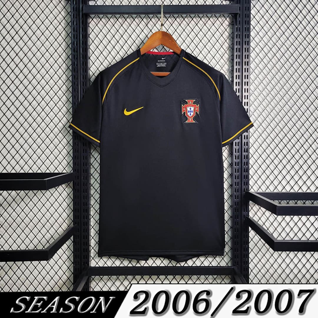 Camisola Retrô Seleção de Portugal 2006 Away