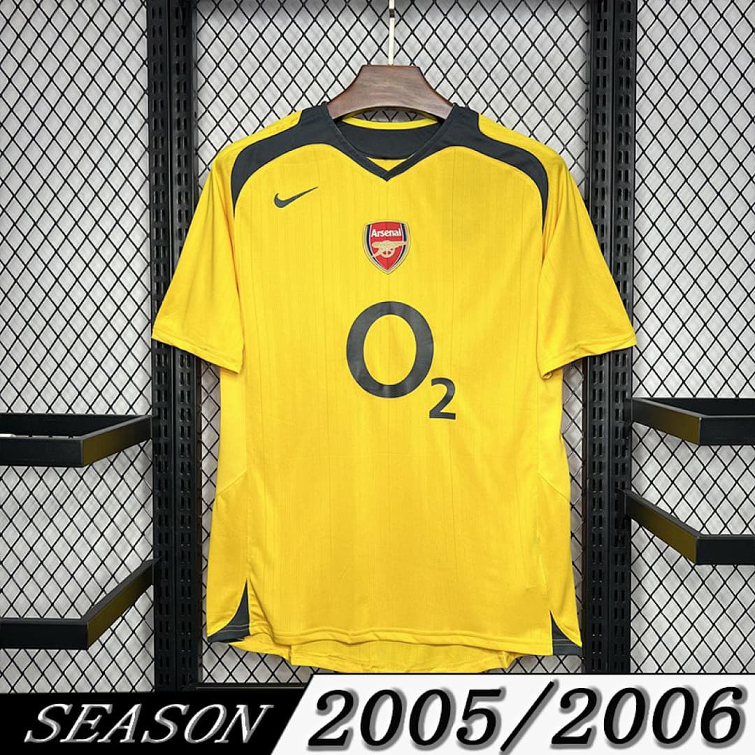 Camisola Retrô Arsenal 2005/06 Away