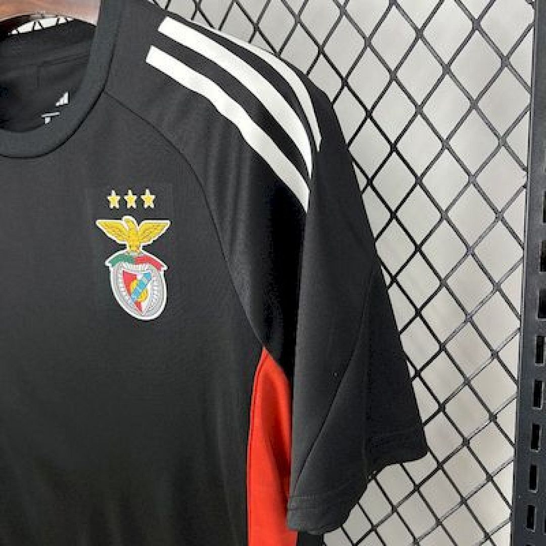 Camisola Benfica Pré-Jogo 2025/26 4