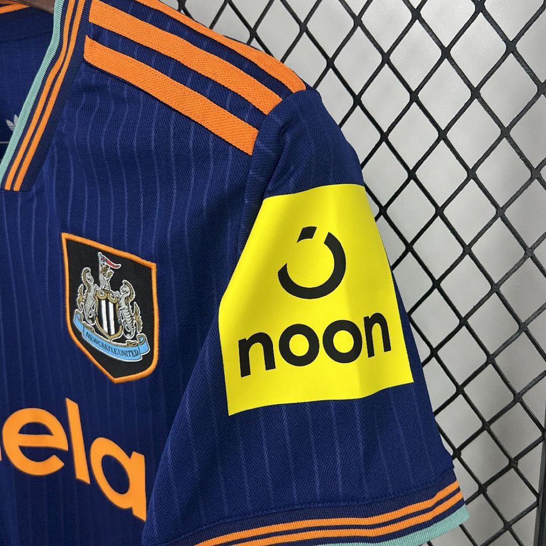 Camisola Newcastle United Third 2025/26 4