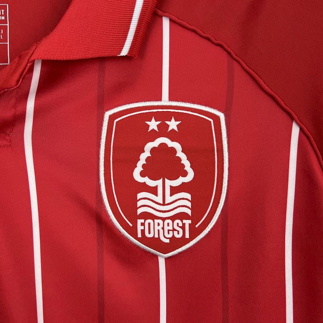Camisola Nottingham Forest Home 2025/26 4