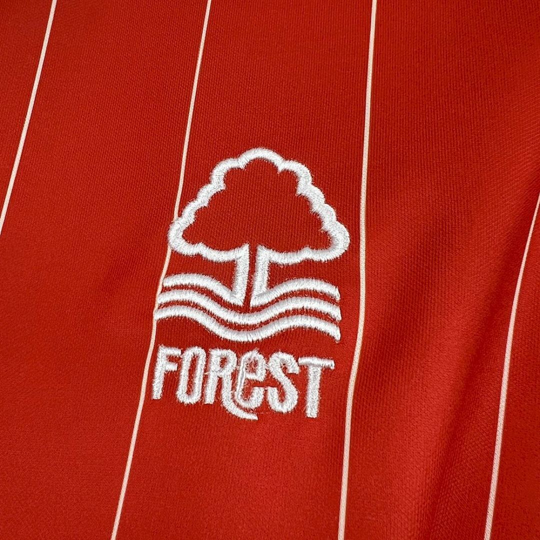 Camisola Retrô Nottingham Forest 1982/84 4