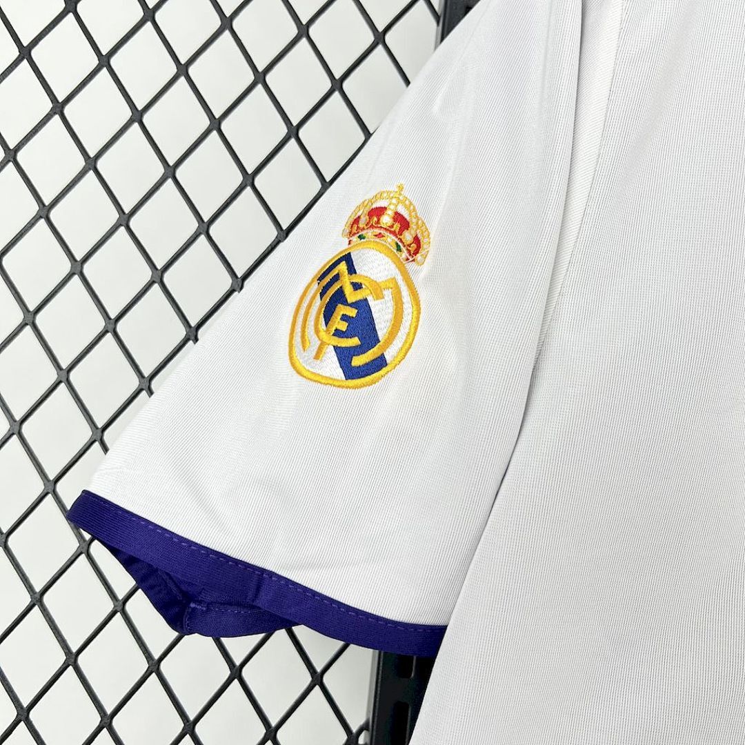 Camisola Retrô Real Madrid 2002/03 8
