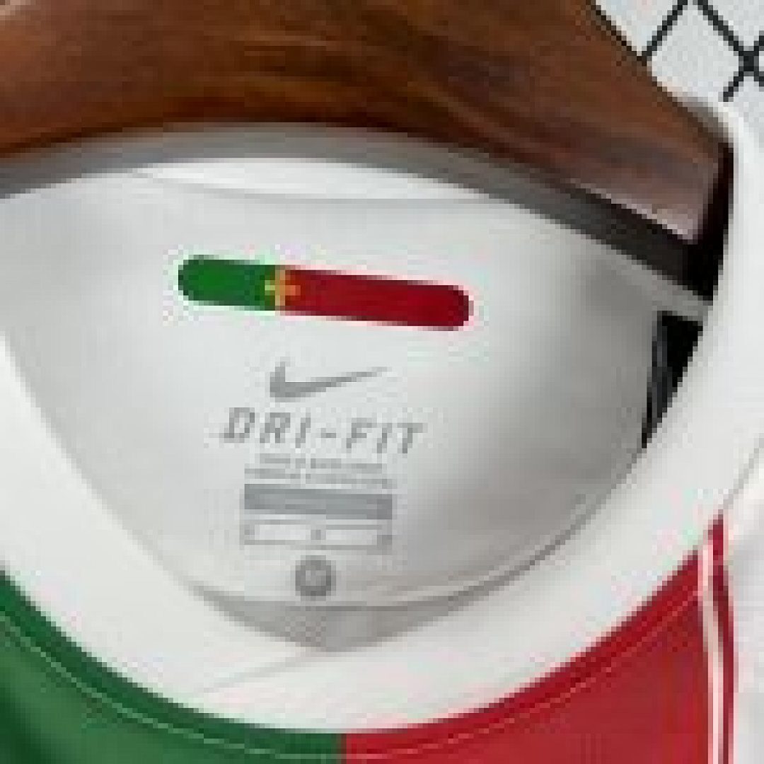 Camisola Retrô Seleção Portugal 2010 Away 8