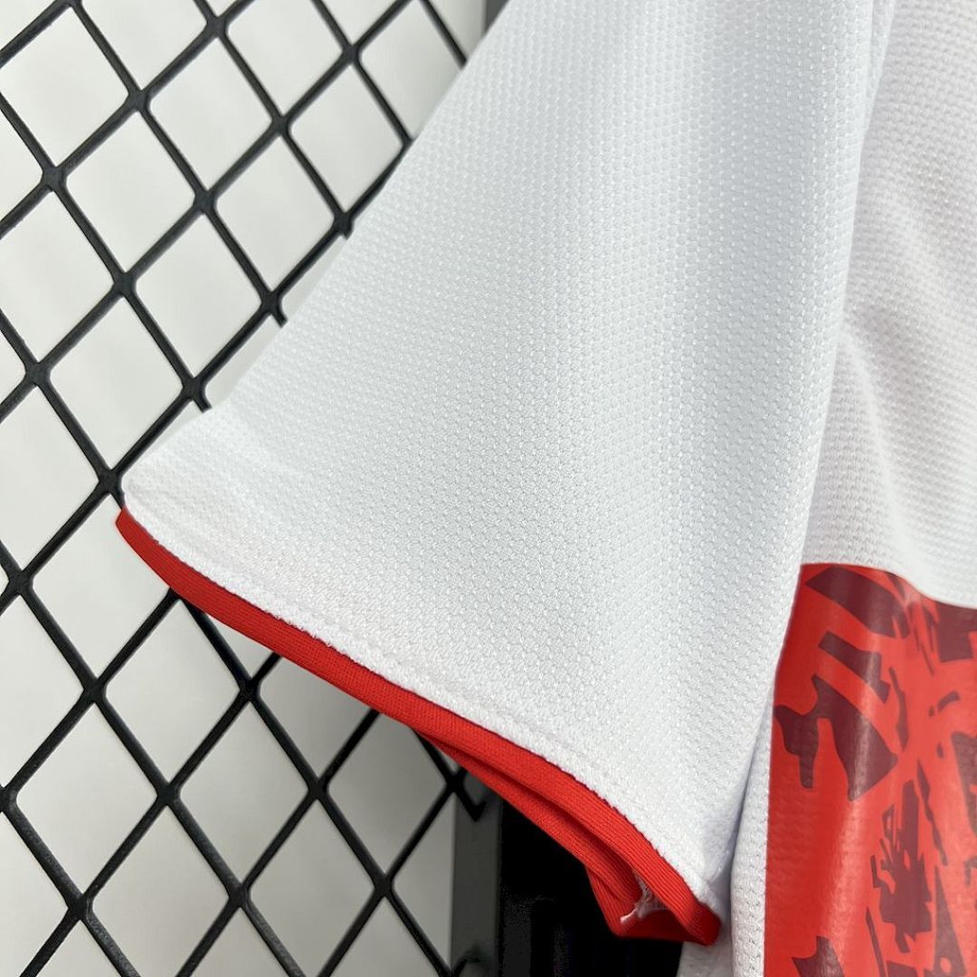 Camisola Retrô VfB Stuttgart 2006/07 4
