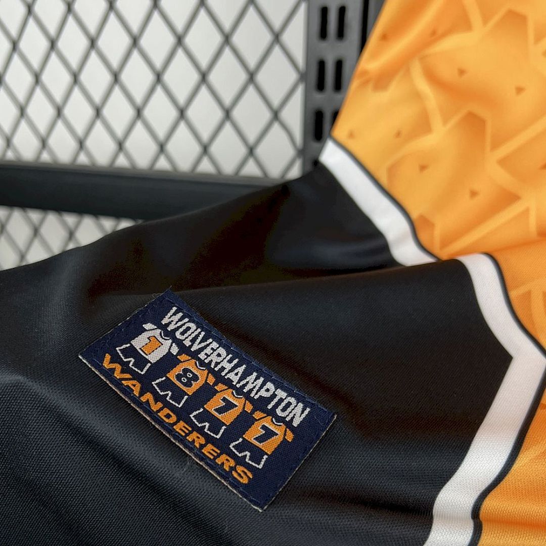 Camisola Retrô Wolverhampton Wanderers 1996/98 3