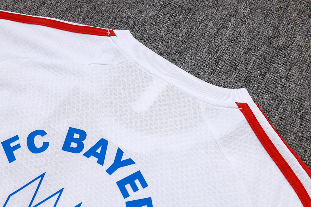 Fato de Treino Bayern Munich 2026/27 — Branco 7