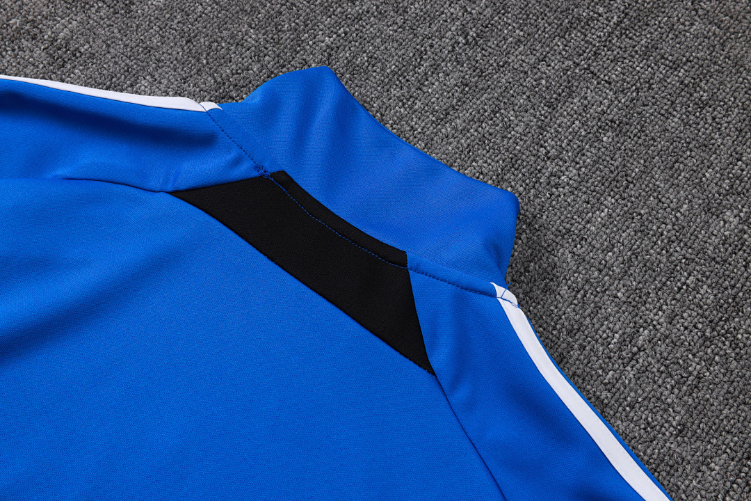 Casaco Manchester United 2026/27 — Azul Colorido 6