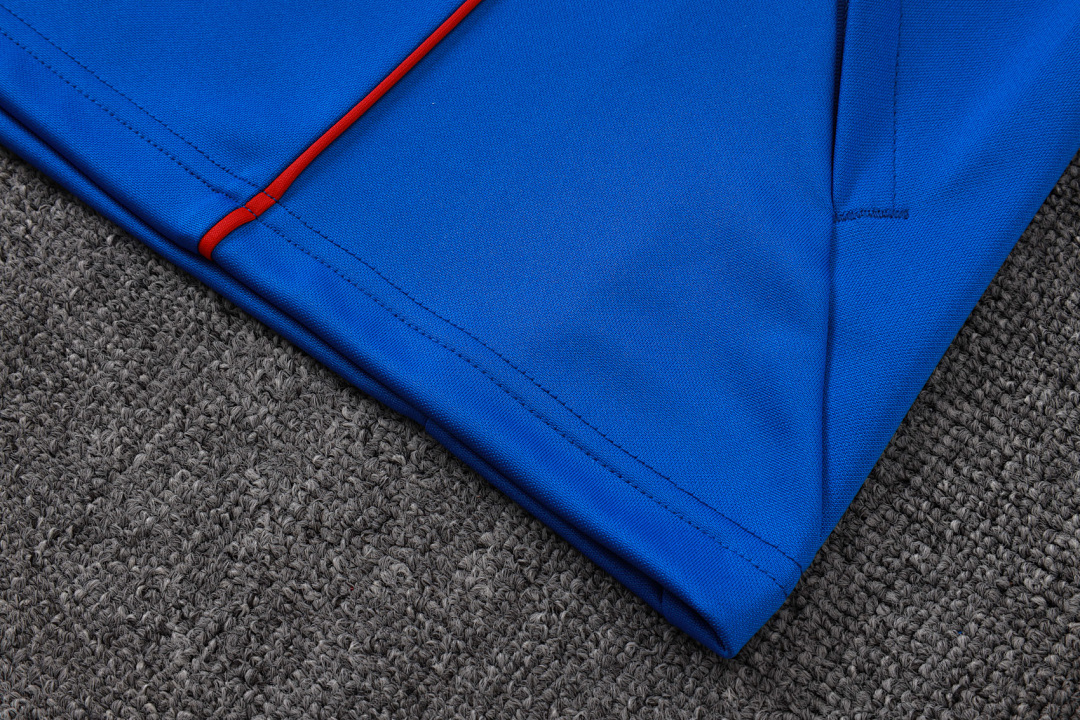 Casaco Manchester United 2026/27 — Azul Colorido 7