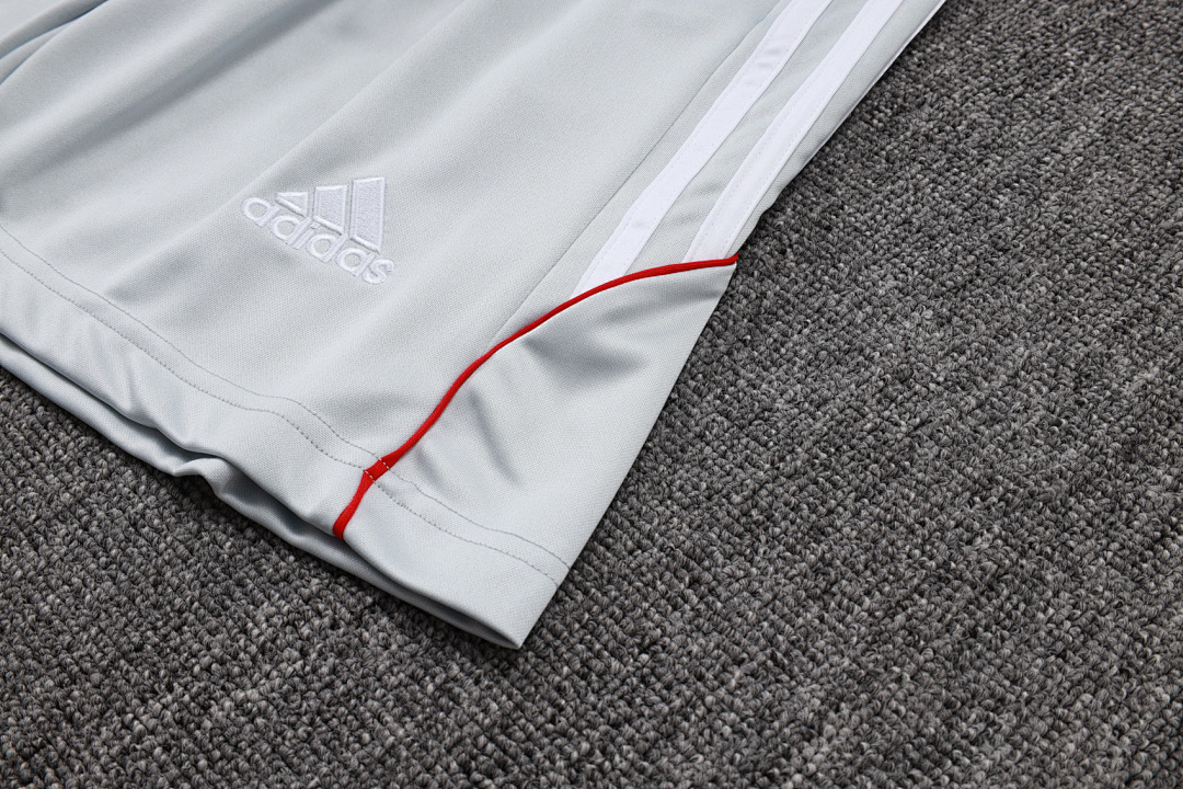 Fato de Treino Bayern Munich 2026/27 — Azul Colorido 10